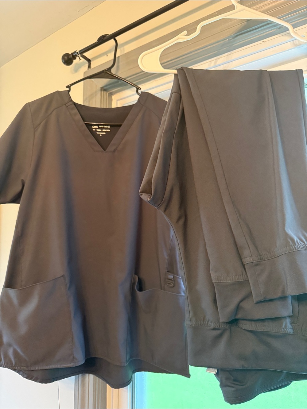 WonderWink Women's Scrub Top and Pants Set in Charcoal Gray